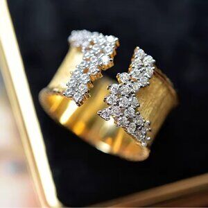 Stardust Waterfall Textured Gold Ring